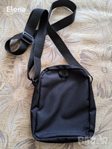 adidas Малка чанта , снимка 2 - Чанти - 40936724