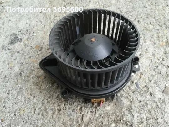 Audi A4 B6 B7 Ауди А4 Б6 Б7 моторче мотор вентилатор перка парно