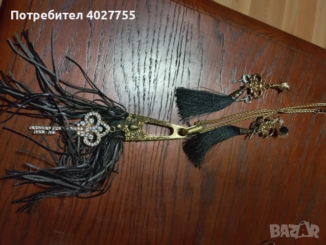 Колие с пискюли и обеци