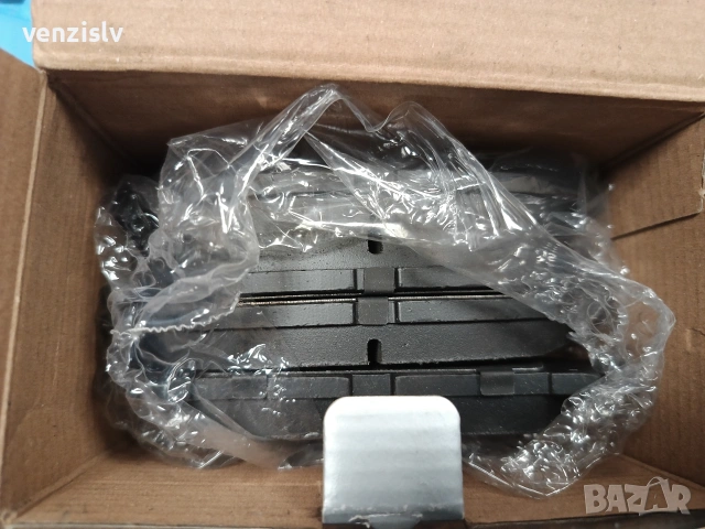 Накладки за Toyota Avensis, снимка 2 - Части - 53588416