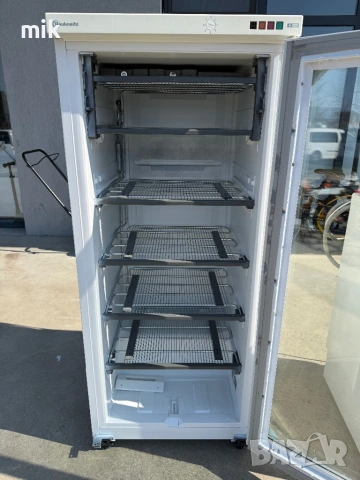 Минусова хладилна витрина Bauknecht 140 см , снимка 8 - Витрини - 53743854