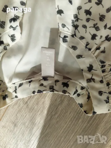 Рокля с подплата,със скрити копчета, с колан на талия, eur 34, без забележки екрю  с черни листа, снимка 2 - Рокли - 49542636