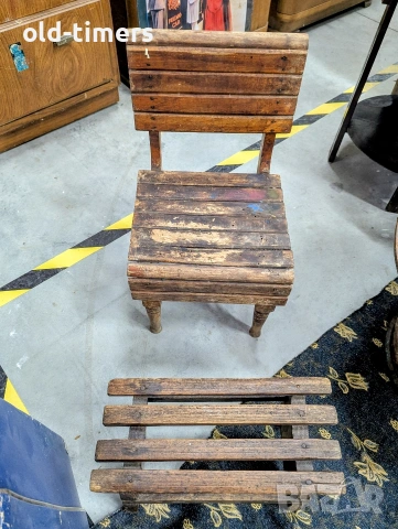 Винтидж комплект: Автентично малко столче и занаятчийска табуретка (1930-1950г.), снимка 2 - Антикварни и старинни предмети - 53277221