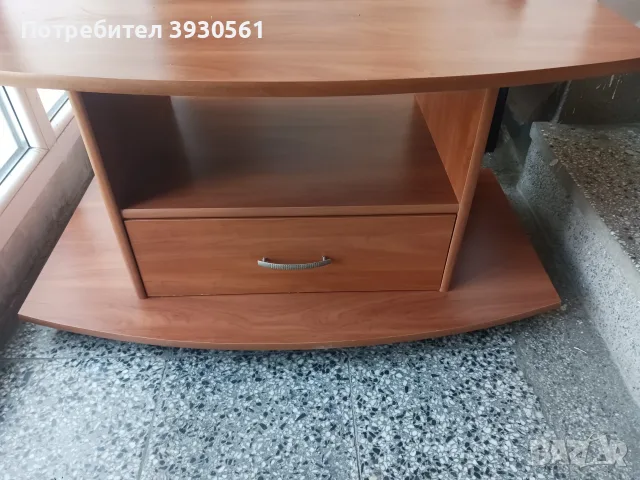 Масивна маса шкаф за телевизор