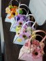 Невероятни свежи чанти👜 със сапунени цветя подходящи за учители и за вашите специални поводи🌸🍀🌸 , снимка 1 - Подаръци за жени - 41927023
