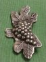 Метална брошка Грозд върху листо пластика много красив дизайн 26236, снимка 4