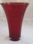 червена стъклена ваза , снимка 1 - Вази - 18345730