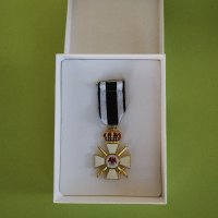 Военен медал Орден на червения орел 3-ти клас с корона и мечове РЕПЛИКА, снимка 17 - Други ценни предмети - 41756824