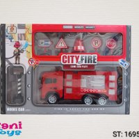 Пожарна кола с пътни знаци, снимка 1 - Коли, камиони, мотори, писти - 41982579