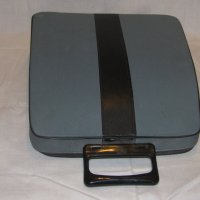 Продавам портативна пишеща машина  Olivetti Lettera 22, снимка 4 - Друго - 38975306