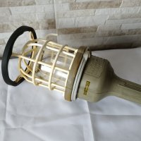 Индустриална подвижна лампа (влагозащитена и взривозащитена) - Made in GDR, снимка 4 - Други машини и части - 34840477