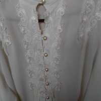 Страхотна бяла блузка , снимка 3 - Блузи с дълъг ръкав и пуловери - 36322330