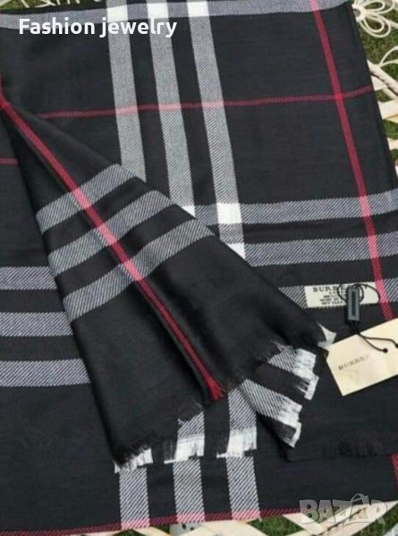 Шалове Burberry , снимка 1