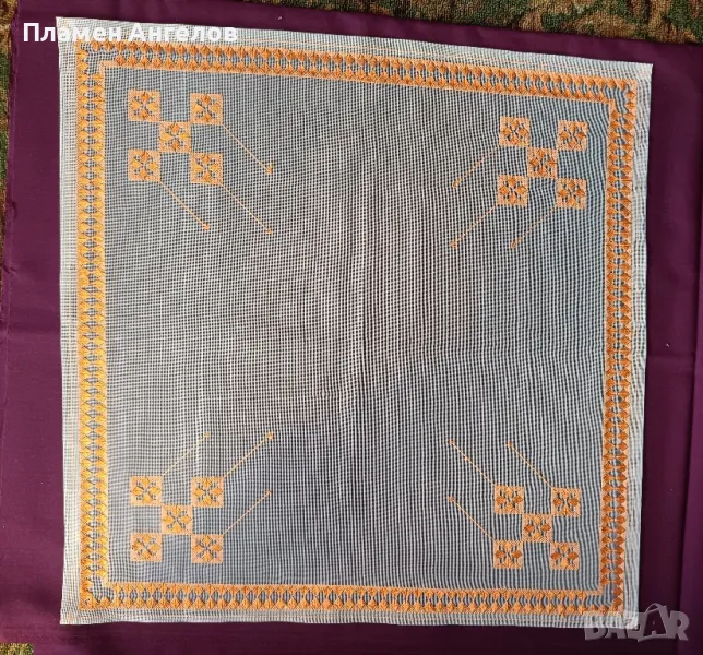 Каре ръчно бродирано на тюл , снимка 1