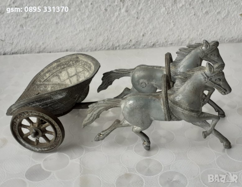 Колесница с 2 коня, кон, стара фигура статуетка пластика украса, снимка 1