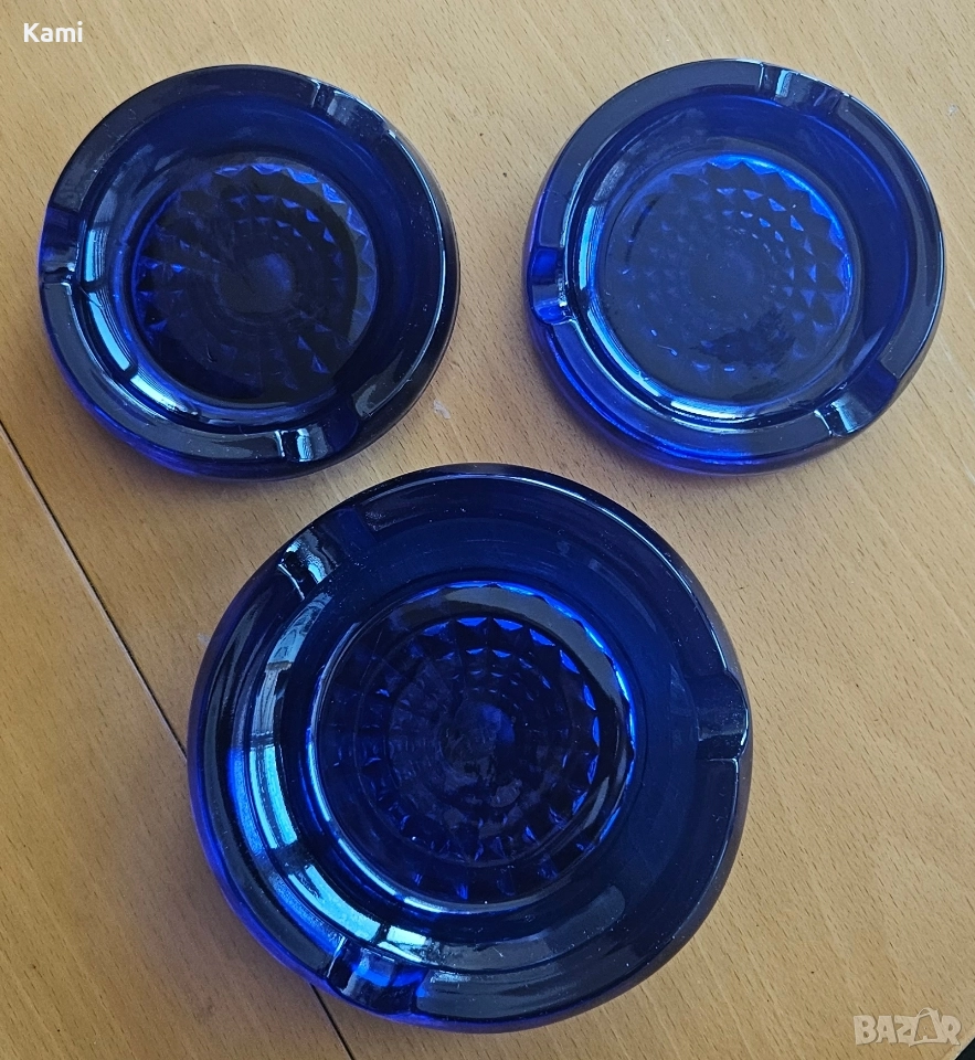 Три пепелника в синьо , снимка 1