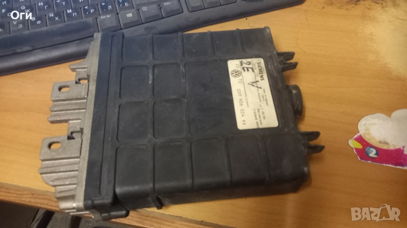 Компютър за Голф 3 и Пасат В4 2.0 115к.с. 037 906 024 AG, снимка 1