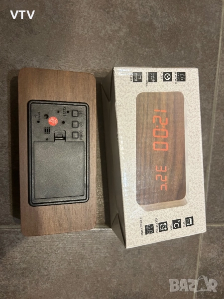 Електронен часовник с термометър , снимка 1