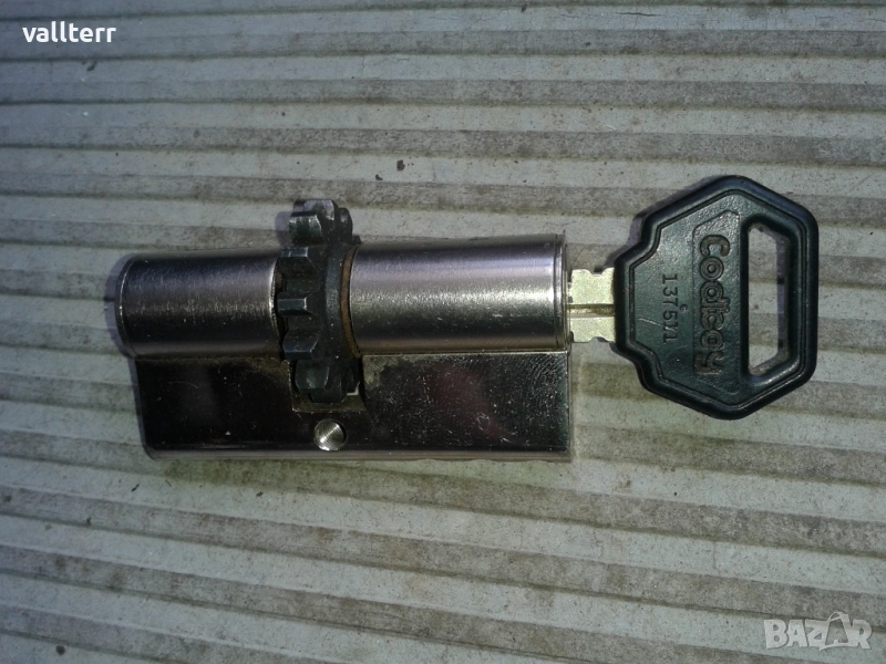 абажур.тротунетка,медали,зарядни филипс, снимка 1