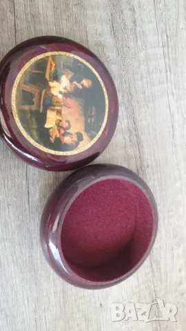 Музикална кутия на Franz von Defregger "Трапезна молитва", снимка 9 - Антикварни и старинни предмети - 47742989