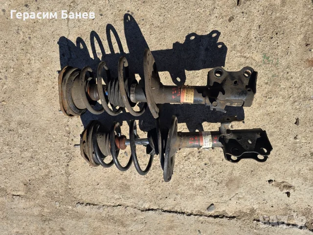 48520-05333 / 48510-05333 Предни амортисьори ляв / десен OEM TOYOTA AVENSIS T27 2.0 D-4D КОМБИ 2014