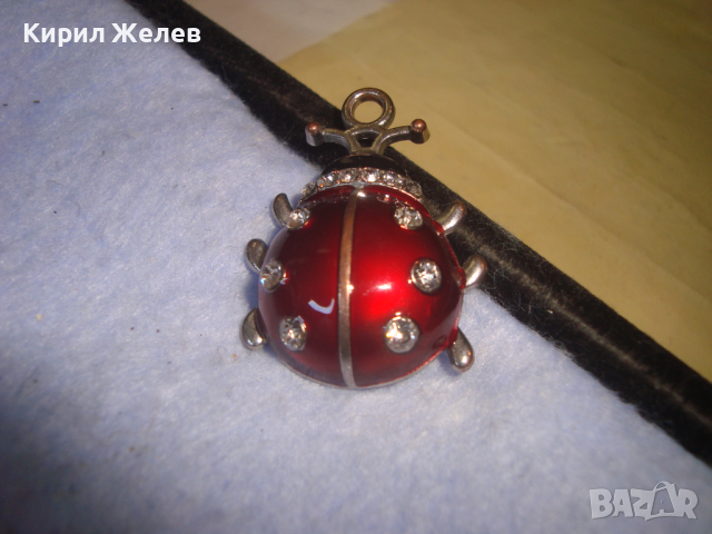 СИМПАТИЧНА КРАСИВА КАЛИНКА - АЛТ ФИГУРАЛНО МЕДАЛЬОНЧЕ с ЦИРКОНИ и ЕМАЙ ЛАК 17556 