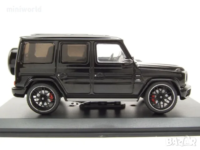 Mercedes-Benz G63 AMG 2022 - мащаб 1:43 на Solido моделът е нов в PVC дисплей-кейс, снимка 4 - Колекции - 45793799