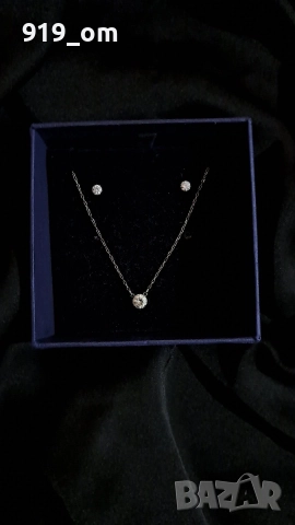 Оригинален комплект Swarovski - колие и обеци с кристали.