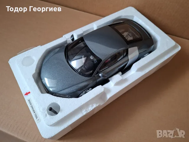 Audi R8 Kyosho 1:18, снимка 9 - Колекции - 55948009