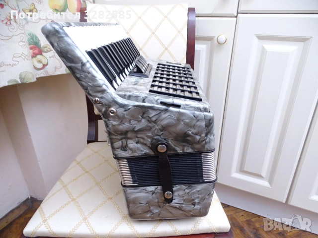 Акордеон Велтмайстер Стела 60 баса, снимка 6 - Акордеони - 53005425