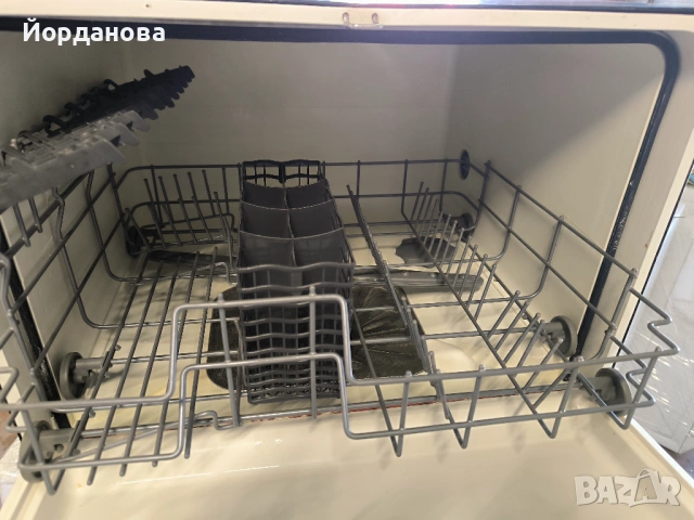 Съдомиялна Електролукс малка, снимка 3 - Съдомиялни - 53826965