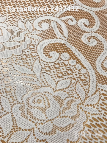 Бяла дантелена покривка, снимка 2 - Покривки за маси - 51684097