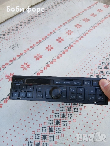 Audi радеокасетофон оргинал за А2 А3 ТТ, снимка 4 - Аксесоари и консумативи - 53753161