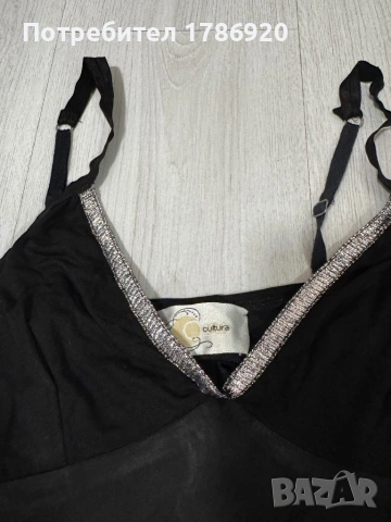 Елегантна черна рокля с флорални мотиви - размер S/M, снимка 2 - Рокли - 24689609