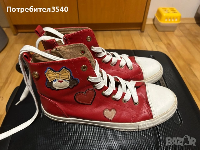 Червени дамски кецове Moschino, снимка 4 - Кецове - 37131584