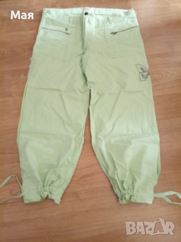 Зелен панталон с бродерия пеперуди, с цепка отстрани на бедрото, снимка 3 - Панталони - 38844623