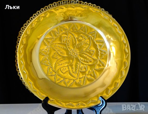 Чиния от месинг,пано за стена,позлата,цветя. 