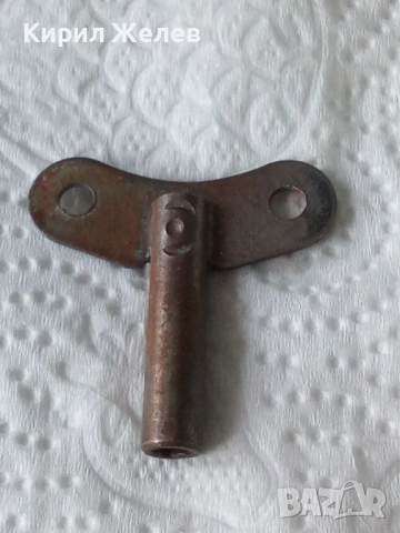 Антикварен ключ за стенен часовник 26189