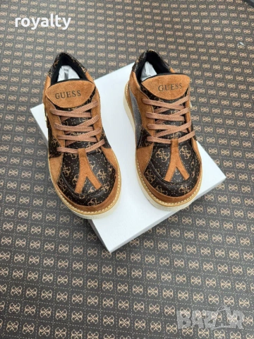 Guess НА ЕДРО Дамски Обувки Различни Цветове 8 Бр. , снимка 7 - Маратонки - 53066851