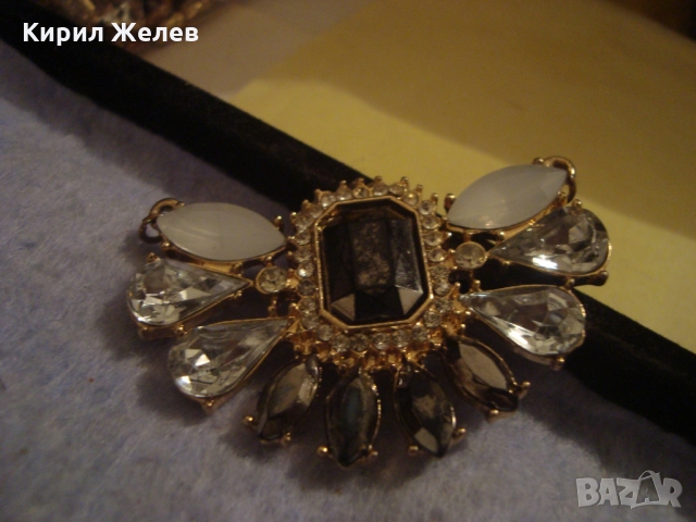 КРАСИВ ЕФЕКТЕН ПОЗЛАТЕН АРТ ДЕКО СТИЛ КРИСТАЛЕН МЕДАЛЬОН 25880, снимка 4 - Колиета, медальони, синджири - 36064099