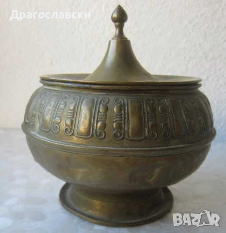 Стар метален съд, менче бакър бакърче, мед месинг метал, кутия, релеф.  лов, цинк антика , снимка 9 - Други - 31940415