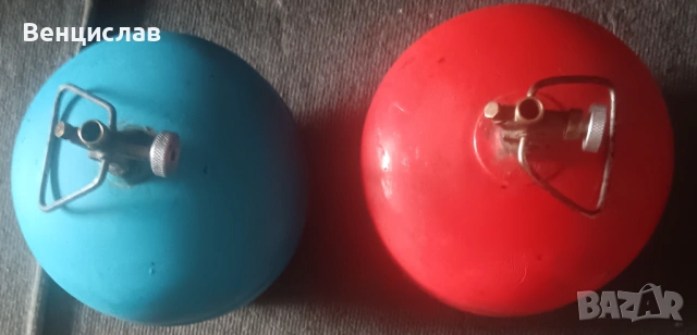 Продавам бутилки,цена за брой 20 Евро. 