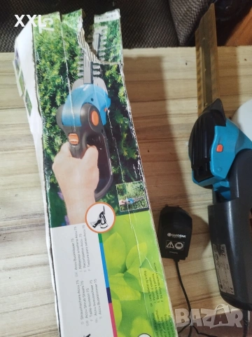 Акумулаторна ножица Gardena , снимка 2 - Градинска техника - 53571801