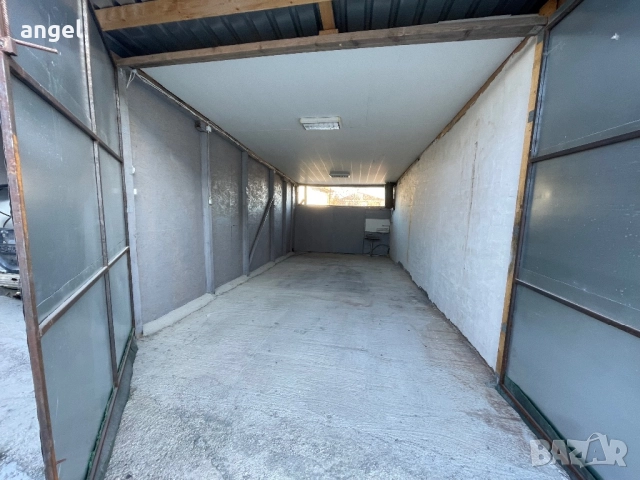 Давам поднаем халета , гаражи, с плац към него 