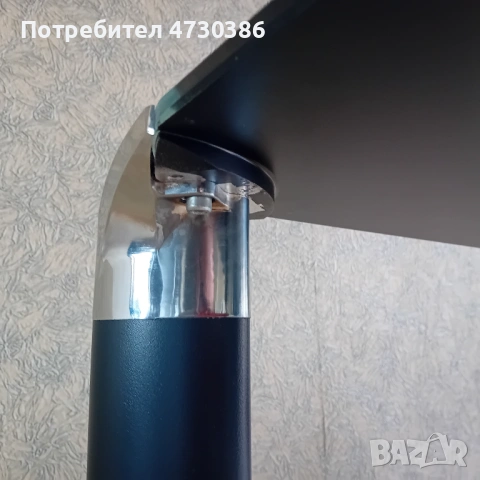 Продавам комплект стъклена маса (130х80) с 4 стола(еко кожа), снимка 5 - Маси - 53386930