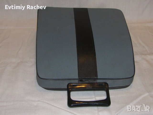Продавам портативна пишеща машина  Olivetti Lettera 22, снимка 4 - Друго - 38975306