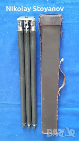 Стар месингов триножник с кожен кълъф