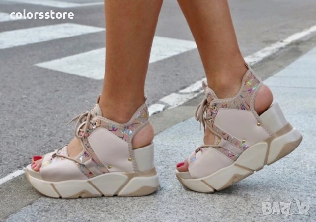 Сандали на платформа - бежови - K83