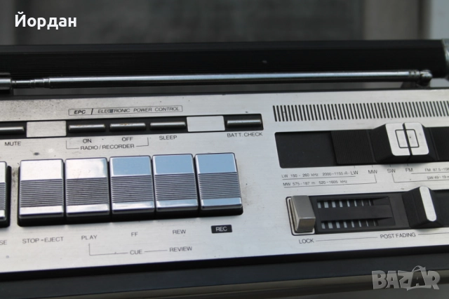 Радиокасетофон ''Philips 584'', снимка 8 - Радиокасетофони, транзистори - 52238117