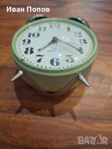 Будилник механичен, профилактиран, работи точно Янтар СССР, снимка 4 - Антикварни и старинни предмети - 53213958
